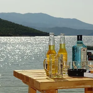 *** Pensjonat Reni Risi Albania